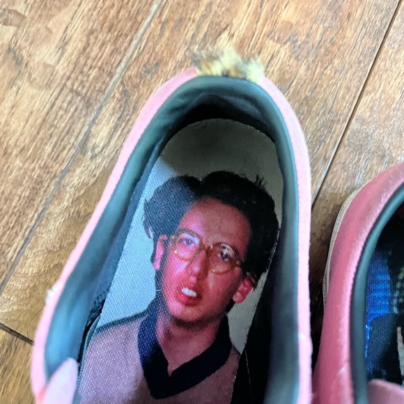 Converse - Picture 2 of 3